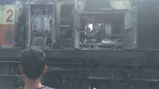 ଆଜମେର-ପୁରୀ ଏକ୍ସପ୍ରେସ୍‌ ଇଞ୍ଜିନ୍‌ରେ ନିଆଁ; ଯାତ୍ରୀ ଭୟଭୀତ