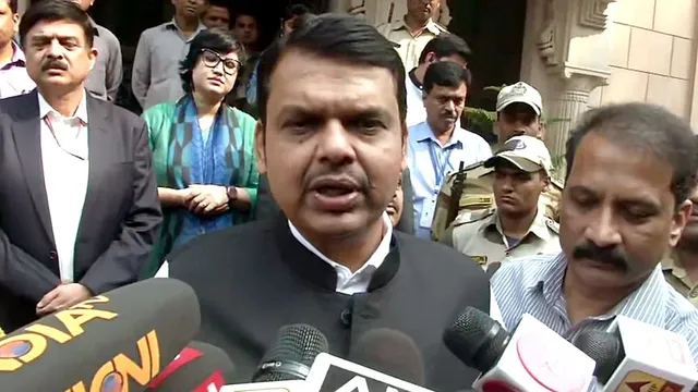 ଫଡ଼ନାବୀସ୍‌ଙ୍କ ନିର୍ବାଚନକୁ ଅବୈଧ ଘୋଷଣା କରିବାକୁ ଆଗତ ମାମଲାକୁ ମହାରାଷ୍ଟ୍ର ହ‌ାଇକୋର୍ଟ ଖାରଜ କରିବା ସହ ଆବେଦନକାରୀଙ୍କ ଉପରେ ୨ ଲକ୍ଷର ଜରିମାନା ଲଗାଇଲେ