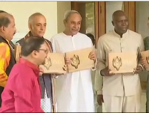 ଗଜପତି ମହାରାଜାଙ୍କ ଭ୍ରମଣ ପୁସ୍ତକକୁ ଉନ୍ମୋଚନ କଲେ ମୁଖ୍ୟମନ୍ତ୍ରୀ