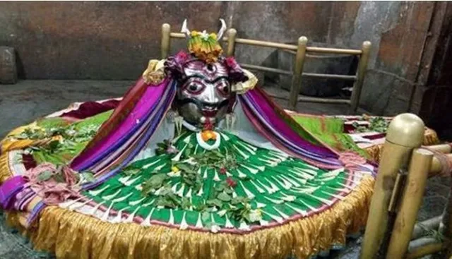 ଶ୍ରୀଲିଙ୍ଗରାଜଙ୍କ ବେଶ ଫଟୋ ଭାଇରାଲ, ଥାନାରେ ଏତଲା