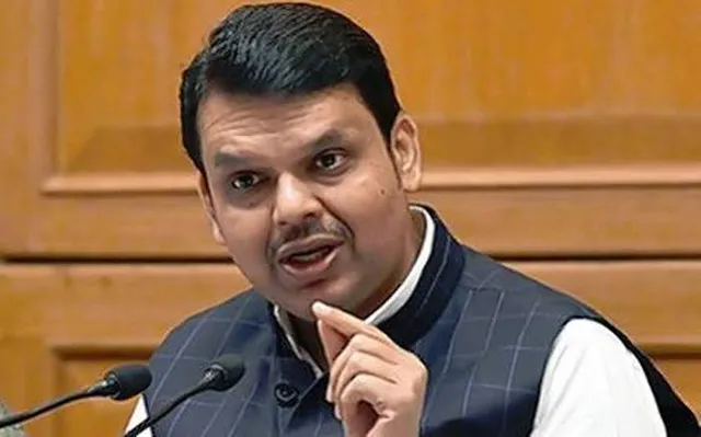 ରାହୁଲଙ୍କୁ ଘେରିଲେ ଫଡ଼ନାବିସ; ଇନ୍ଦିରା, ମହାତ୍ମାଙ୍କ ଚିଠିକୁ ଉଦାହରଣ ଭାବେ ଦର୍ଶାଇଲେ