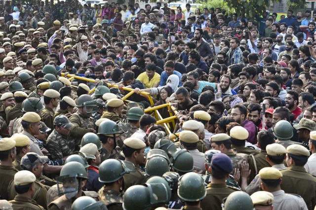 ଜେଏନ୍‌ୟୁ ଛାତ୍ର ଆନ୍ଦୋଳନ: ସମର୍ଥନରେ ବାହାରିଲା ଡିୟୁ ଛାତ୍ର ସଂଗଠନ