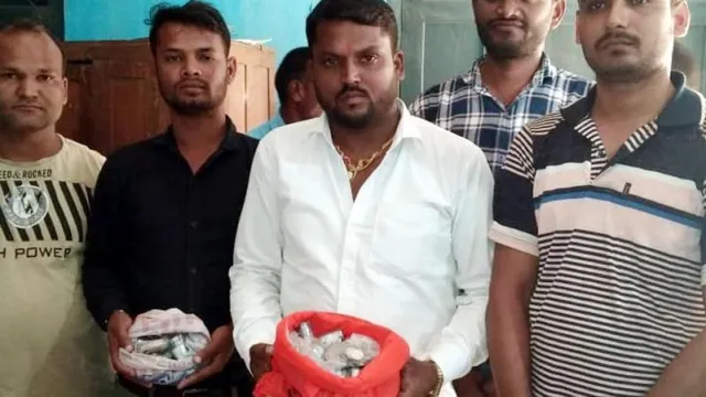 ପୁଳାଏ ଟଙ୍କିକିଆ କଏନ ନେଇ ନାମାଙ୍କନ ପତ୍ର କିଣିବାକୁ ପହଁଚିଲେ ପ୍ରାର୍ଥୀ, ଝାଳନାଳ ହେଲେ ନିର୍ବାଚନ ଅଧିକାରୀ