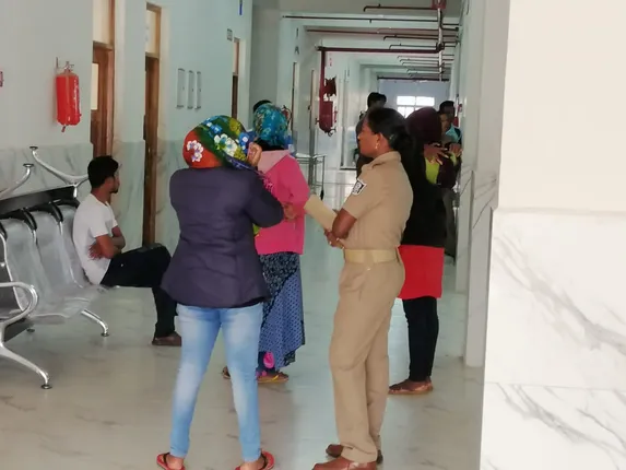 ଯୁବକଙ୍କୁ ଏସିଡ୍‌ ମାଡ଼ ଘଟଣା: ମାଷ୍ଟରମାଇଣ୍ଡ ଯୁବତୀ ସହ ୩ ଗିରଫ, ଜଣେ ଫେରାର