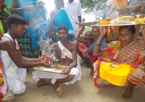 ଆଦିବାସୀଙ୍କ ନିଆରା ପରବ "ଫୁଲ ଯାତରା"