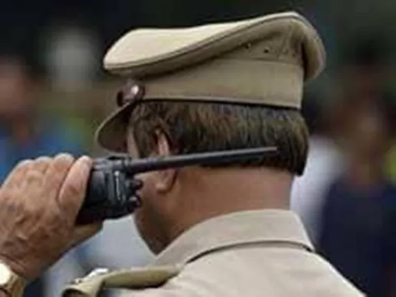 ଶଙ୍ଖା ସିନ୍ଦୁର ଧରାଇଲା ଜାଲିଆତି: ପୁଲିସ କର୍ମଚାରୀ ଜୀବିତ ଥାଇ ମୃତ