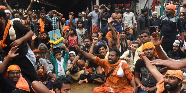 ଖୋଲିଲା ସାବରିମାଲା ମନ୍ଦିର : ୫ ଜଣ ମହିଳାଙ୍କୁ ଫେରାଇ ଦେଲା ପୁଲିସ୍‌