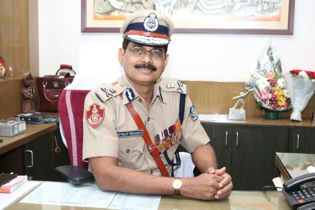 ବଦଳିଲେ ବାଲେଶ୍ବର ଏସ୍‌ପି; ଆଜି ଅବସର ନେବେ ସୁନୀଲ ରଏ, ସତ୍ୟଜିତ ମହାନ୍ତିଙ୍କୁ ଅଗ୍ନିଶମ ଅତିରିକ୍ତ ଦାୟିତ୍ବ