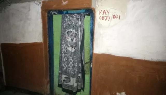 ବନ୍ଦ ଘର ଭିତରେ ଗଳିତ ଶବ! ଶେଷ ଥର ଲାଗି  ସ୍ବାମୀ-ସ୍ତ୍ରୀଙ୍କ ମଧ୍ୟରେ ପ୍ରବଳ ପାଟିତୁଣ୍ଡ ଶୁଣିଥିଲେ ପଡ଼ିଶା