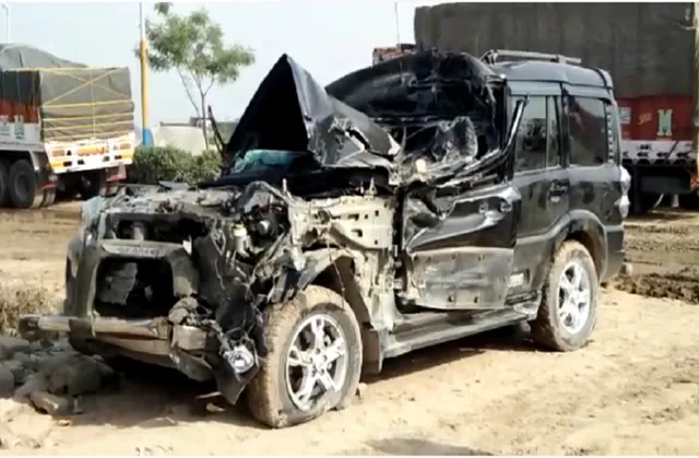 ଗଛରେ ପିଟି ହେଲା ସ୍କର୍ପିଓ, ଡ୍ରାଇଭରଙ୍କ ମୃତ୍ୟୁ, ଦୁଇଜଣଙ୍କ ଅବସ୍ଥା ସଂକଟାପନ୍ନ