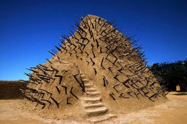 ବିପଦ ମୁହଁରେ ଥିବା ଏକ ବିଶ୍ୱ ଐତିହ୍ୟ ସୋନ୍‌ଘାଇ ସାମ୍ରାଜ୍ୟର ସବୁଠାରୁ ପ୍ରଭାବଶାଳୀ ଶାସକ ପ୍ରଥମ ଅସ୍‌କିଆ ମୁହମ୍ମଦଙ୍କ ସମାଧି