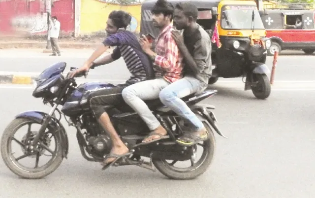 କୋହଳ ଆଳରେ ନିୟମ ଭୁଲିଗଲେ, ନାହିଁ ଟ୍ରାଫିକ ଚେକିଂ, ବେଫିକର ଗାଡ଼ି ଚାଳକ