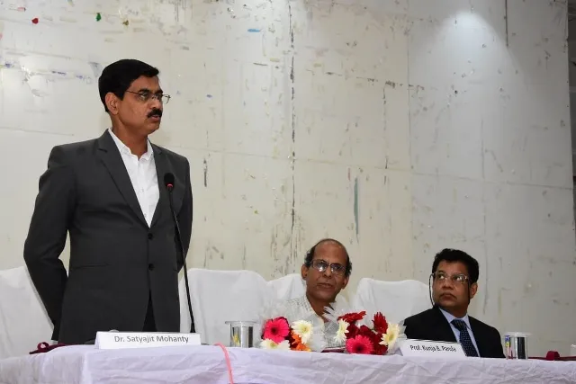 ଉତ୍କଳ ବିଶ୍ବବିଦ୍ୟାଳୟ ପ୍ଲାଟିନମ୍‌ ଜୁବୁଲି : ଶ୍ରେଷ୍ଠ ହେବା ପାଇଁ ଦକ୍ଷତା ଲୋଡା