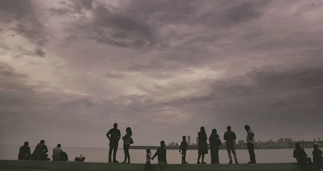 ଉଗ୍ର ରୂପ ଧରି ଗୁଜୁରାଟ ଉପକୂଳ ଆଡ଼କୁ ମୁଁହାଇଛି ସାମୁଦ୍ରିକ ବାତ୍ୟା ମହା; ପ୍ରବଳ ବର୍ଷା ସମ୍ଭାବନା