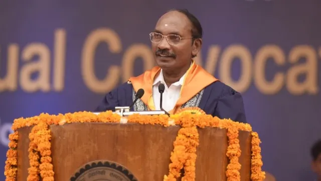 ଚନ୍ଦ୍ରପୃଷ୍ଠର ଦକ୍ଷିଣମେରୁରେ ବିକ୍ରମ ଲ୍ୟାଣ୍ଡରକୁ ଅବତରଣ କରାଇବାର ଦ୍ୱିତୀୟ ପ୍ରୟାସ ଆରମ୍ଭ କରିଛି ଇସ୍ରୋ