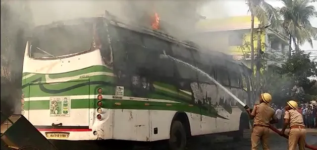 ଭୁବନେଶ୍ୱର ରାସ୍ତା ଉପରେ ଜଳିଗଲା ବସ, ବସ ମାଲିକଙ୍କୁ ନେଇ ଆସିଲା ସଙ୍ଗୀନ ତଥ୍ୟ