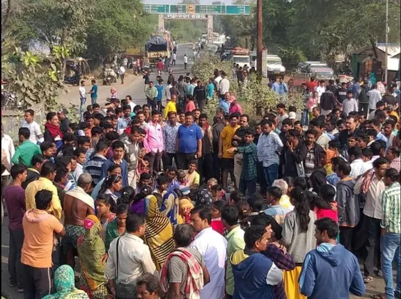 ଦୁର୍ଘଟଣାରେ ଯୁବକଙ୍କ ମୃତ୍ୟୁକୁ ନେଇ ବୌଦ୍ଧରେ ଜାତୀୟ ରାଜପଥ ଅବରୋଧ