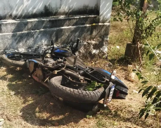 ମନ୍ଦିର କାନ୍ଥରେ ପିଟିହେଲା ପଲସର, ଦୁଇ ଯୁବକଙ୍କ ମୃତ୍ୟୁ