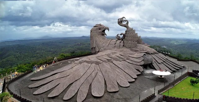 ଭାରତରେ ଥିବା ବିଶ୍ୱର ସବୁଠାରୁ ବଡ ପକ୍ଷୀ ମୂର୍ତ୍ତି ବାବଦରେ ଜାଣିଛନ୍ତି କି ?