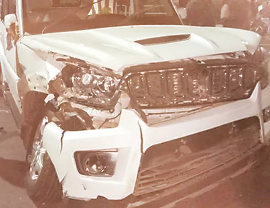 ରାଜଭବନ ଛକ ନିକଟରେରେ ଦୁଇ କାର୍‌ ଧକ୍କା, ୩ ଗୁରୁତର