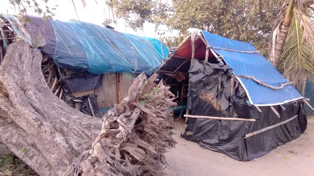 ବ୍ରହ୍ମଗିରି : ପ୍ରଳୟଙ୍କରୀ ବାତ୍ୟା ‘ଫନି’ର ୭ ମାସ ପରେ ବି ବଦଳୁନି ଚିତ୍ର, ଏବେ ବି ପଲିଥିନ୍‌ ତଳେ ଶୋଚନୀୟ ଅବସ୍ଥାରେ ଜୀବନ ବିତାଉଛନ୍ତି ବାତ୍ୟା ବିପନ୍ନ