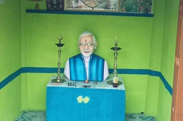 ଚର୍ଚ୍ଚାରେ ମୋଦୀଙ୍କ ମନ୍ଦିର: ୧.୨ଲକ୍ଷ ଟଙ୍କା ଖର୍ଚ୍ଚ କରି ନମୋ ମନ୍ଦିର ନିର୍ମାଣ କଲେ କୃଷକ