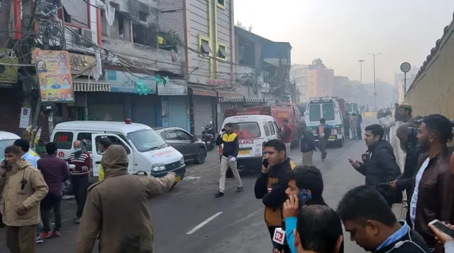 ଦିଲ୍ଲୀ କାରଖାନା ଅଗ୍ନିକାଣ୍ଡ; ମାଲିକ ଓ ପରିଚାଳକଙ୍କୁ ଗିରଫ କଲା ଦିଲ୍ଲୀ ପୁଲିସ୍‌