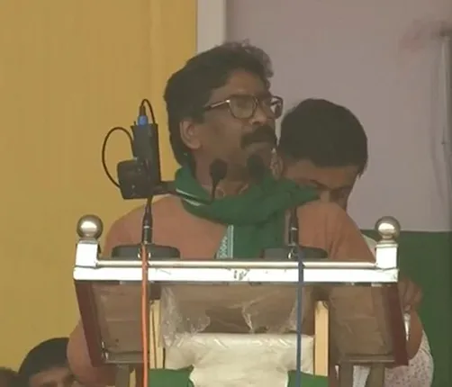 ସେମାନେ ଗେରୁଆ ପିନ୍ଧନ୍ତି, ଝିଅ-ବୋହୂମାନଙ୍କୁ ଦୁଷ୍କର୍ମ କରନ୍ତି: ଝାଡ଼ଖଣ୍ଡ ମୁକ୍ତି ମୋର୍ଚ୍ଚା ନେତା ହେମନ୍ତ ସରେନ