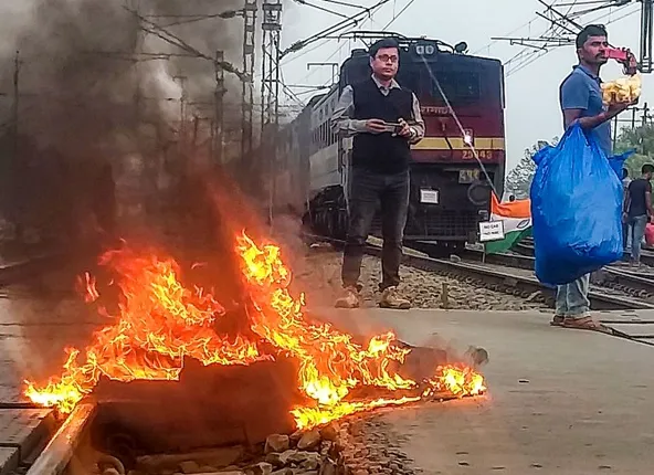 ସିଏଏ ଆନ୍ଦୋଳନ କାଳରେ ରେଳବାଇର ନଷ୍ଟ ହୋଇଥିବା ୮୦ କୋଟି ଟଙ୍କାର ସମ୍ପତ୍ତି ଆନ୍ଦୋଳନକାରୀଙ୍କ ଠାରୁ ଆଦାୟ କରାଯିବ: ରେଳ ବୋର୍ଡ ଅଧ୍ୟକ୍ଷ