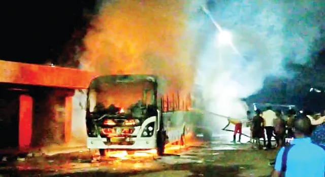 ଯାଜପୁର : ମଶା ଧୂପରୁ ଜଳିଗଲା ଦୁଇଟି ବସ୍‌