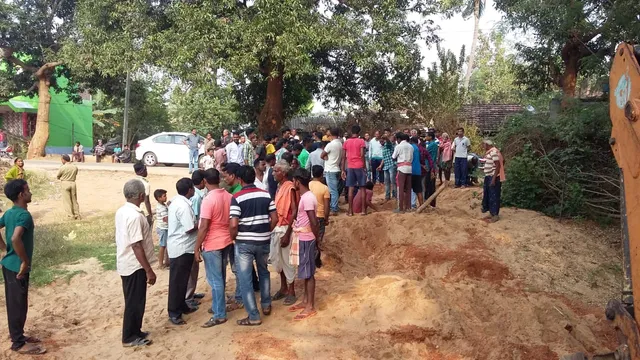 ରାସ୍ତା ନିର୍ମାଣକୁ ନେଇ ତୀବ୍ର ଉତ୍ତେଜନା, ଖଣ୍ଡପଡ଼ା ତହସିଲଦାରଙ୍କୁ ଅଟକ ରଖିଲେ ଗ୍ରାମବାସୀ