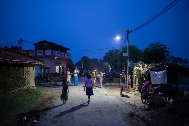 ଷ୍ଟ୍ରିଟଲାଇଟ୍ ‌ମହାଦୁର୍ନୀତି ଷଡ଼ଯନ୍ତ୍ର : ଭୂତ ଲଗାଇଛି ଗାଁ ଗାଁରେ ଲାଇଟ୍, ଅଧିକାରୀ ଅନ୍ଧାରରେ?