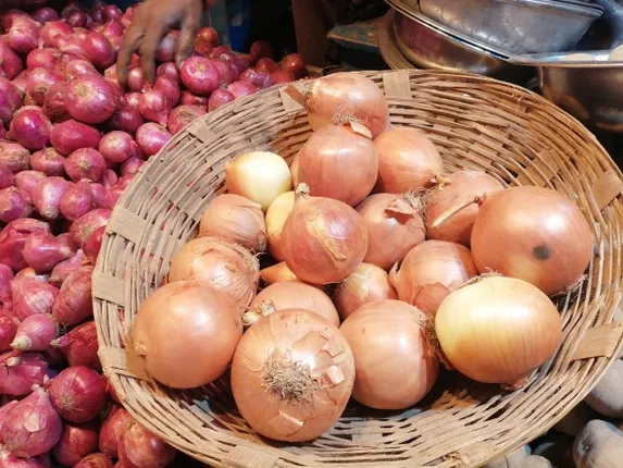 ରାଜଧାନୀରେ ଇଜିପ୍ଟ ପିଆଜ : ପାଇକାରୀ ଖସିଲା, ଖସିଲାନି ଖୁଚୁରା ଦର