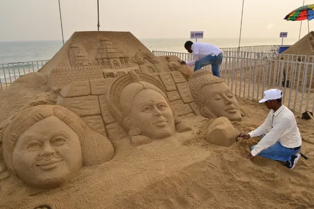 କୋଣାର୍କ : ବାଲୁକା କଳାରେ ଐତିହ୍ୟ କୀର୍ତିରାଜି