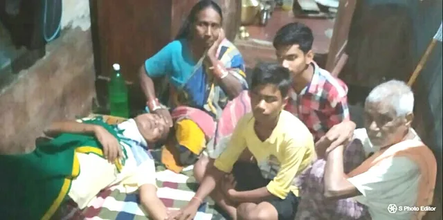 କାମରେ ଲାଗିଲାନି ସ୍ବାସ୍ଥ୍ୟବୀମା କାର୍ଡ, ଫେରାଇ ଦେଲା ଏମ୍ସ : ଲକ୍ଷେ ଟଙ୍କା ପାଇଁ ଜୀବନ ଯୁଦ୍ଧ ଲଢ଼ୁଛନ୍ତି ସାରଥି