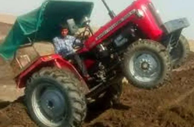 ଟ୍ରାକ୍ଟର ମାଡିଗଲା: ଯୁବକ ମୃତ, ଦୁଇ ଗୁରୁତର