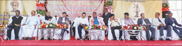 ନିଖିଳ ଓଡ଼ିଶା ଆଇନଜୀବୀ ସଂଘର ବାର୍ଷିକ ସମ୍ମିଳନୀ : ‘ଅନ୍ୟ ମନସ୍କ’ ହେଲେ ଗଣତନ୍ତ୍ର ତିଷ୍ଠି ରହିବ