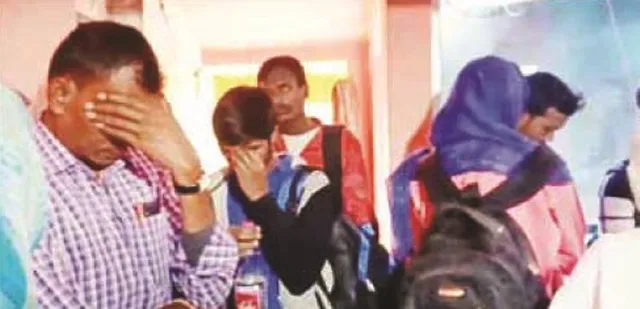 ଲଜ୍‌ରେ ଚାଲିଛି ଅନୈତିକ କାର୍ଯ୍ୟ : ଧରାପଡ଼ିଲେ ୩୦ ଯୁବକ, ଯୁବତୀ, ଲଜ୍‌ ମାଲିକ ଫେରାର, ୪ କର୍ମଚାରୀ ଗିରଫ