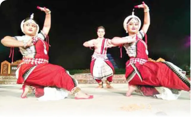 କୋଣାର୍କ ଉତ୍ସବର ତୃତୀୟ ସନ୍ଧ୍ୟା: ଓଡ଼ିଶୀ ଓ ମୋହିନୀ ଆଟ୍ଟମରେ ଦର୍ଶକ ବିମୁଗ୍ଧ