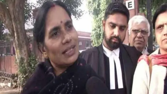 ଫାଶୀ ଦଣ୍ଡ ପାଇଥିବା ଅକ୍ଷୟ କୁମାର ସିଂର ପୁନର୍ବିଚାର ଆବେଦନକୁ ସୁପ୍ରିମକୋର୍ଟ ଖାରଜ କରିବା ପରେ ନିର୍ଭୟା ପିତାମାତା ଦେଲେ ଏଭଳି ପ୍ରତିକ୍ରିୟା