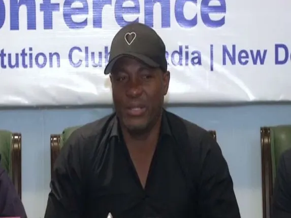 କୋଭିଡ୍‌ ଗୁଜବକୁ ଖଣ୍ଡନ କଲେ ଲାରା, ଦାୟିତ୍ବହୀନ ଓ ମିଥ୍ୟା ସୂଚନା