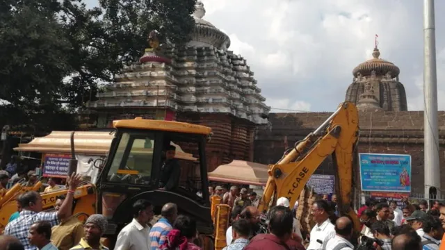 ଶ୍ରୀଲିଙ୍ଗରାଜ ମନ୍ଦିର ନିକଟ ସ୍ଥିତିବାନ ସମ୍ପତ୍ତିର ମାପ କରାଯାଇଛି