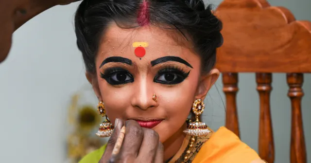 କଜଳ ଓ ଲିପଷ୍ଟିକରେ ବ୍ୟବହାର ହେଉଛି ଏହି ୪ଟି ହାନିକାରକ କେମିକାଲ !