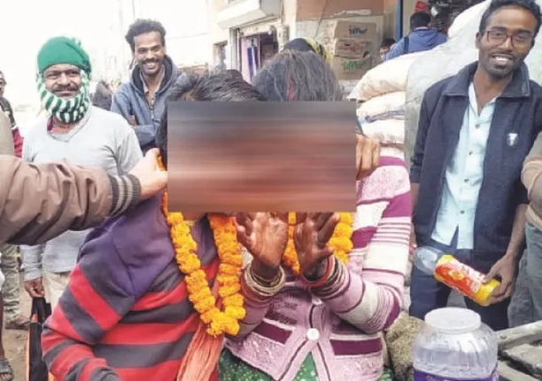 ଦୁଇ ମାନସିକ ଭିନ୍ନକ୍ଷମଙ୍କୁ ଧରିନେଇ ଜୋରଜବରଦସ୍ତ ବିବାହ : ବଜାର ବୁଲାଇଲେ, ମୋବାଇଲରେ ଭିଡିଓ ରେକର୍ଡିଂ ବି କଲେ