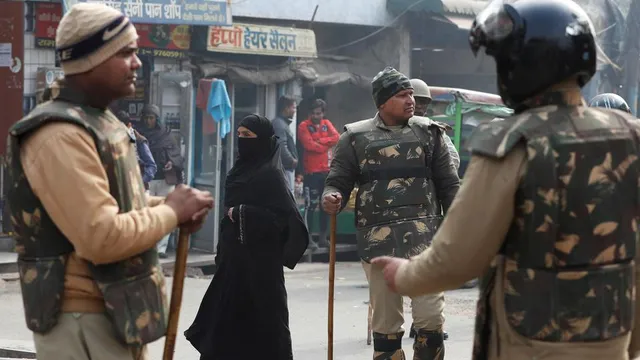 ନାଗରିକତା ଆଇନ ବିରୋଧୀ ପ୍ରତିବାଦକାରୀଙ୍କୁ ‘ପାକିସ୍ତାନକୁ ଯାଅ’ ବୋଲି କହିଲେ ଉତ୍ତର ପ୍ରଦେଶ ପୁଲିସ ଅଧିକାରୀ