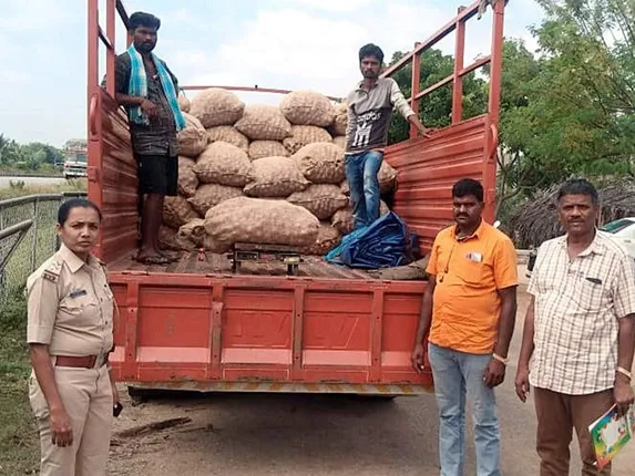 ଟ୍ରକ୍‌ ଦୁର୍ଘଟଣା କରାଇ ପିଆଜ ଚୋରାଇ ନେବା ଅଭିଯୋଗରେ ପାଞ୍ଚ ଗିରଫ