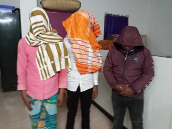 ଦୁଇ ଅନ୍ତଃରାଜ୍ୟ ଡକାୟତ ସହ ୩ ଗିରଫ, କାର-ପିସ୍ତଲ ଜବତ