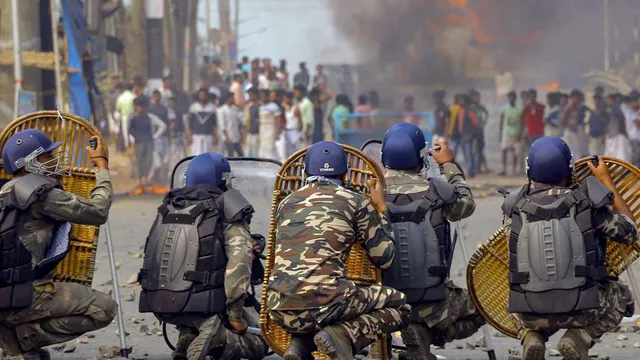 ତୃତୀୟ ଦିନରେ ପହଞ୍ଚିଲା ଆନ୍ଦୋଳନ: ପଶ୍ଚିମବଙ୍ଗର ଅନେକ ଅଞ୍ଚଳରେ ଇଣ୍ଟର୍‌ନେଟ୍‌ ସେବା ବନ୍ଦ