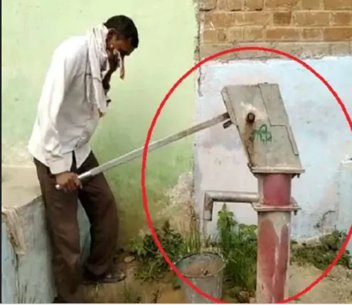 ନଳକୂଅରୁ ପାଣି ବଦଳରେ ବାହାରୁଛି ରକ୍ତ ଓ ମାଂସ, ଭୟରେ ଗ୍ରାମବାସୀ