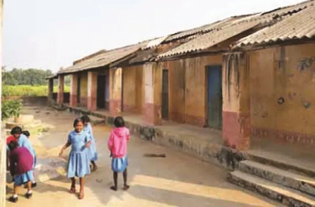 ବନ୍ଦ‌ ହେବ ସାଢ଼େ ୧୪ ହଜାର ସରକାରୀ ସ୍କୁଲ, ନିଷ୍ପତ୍ତିକୁ ‌ଜୋରଦାର ବିରୋଧ
